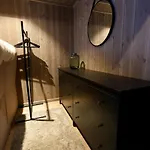 In & Out - Apartment *